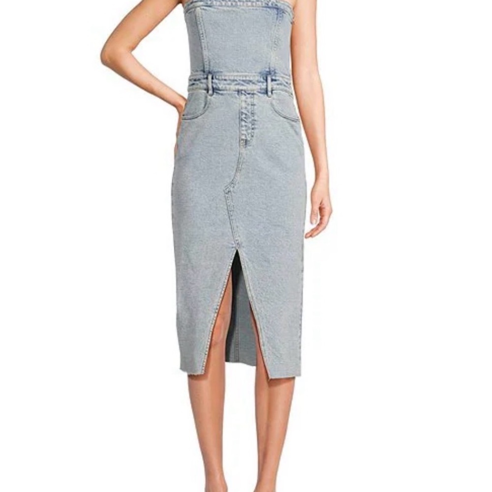 Chic Denim Midi Dress in Light Blue